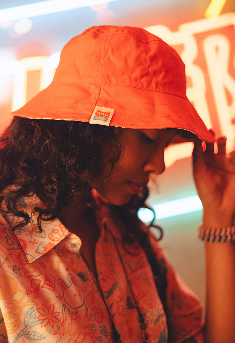 OMOCAT Checkered Bucket Hat