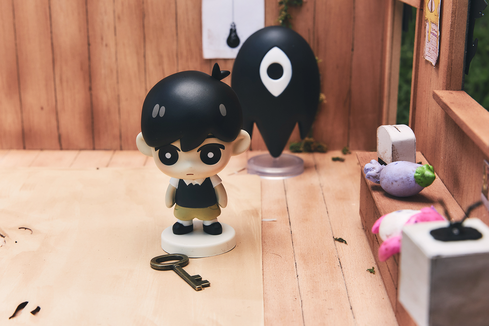 SOMETHING Vinyl Figure – OMOCAT