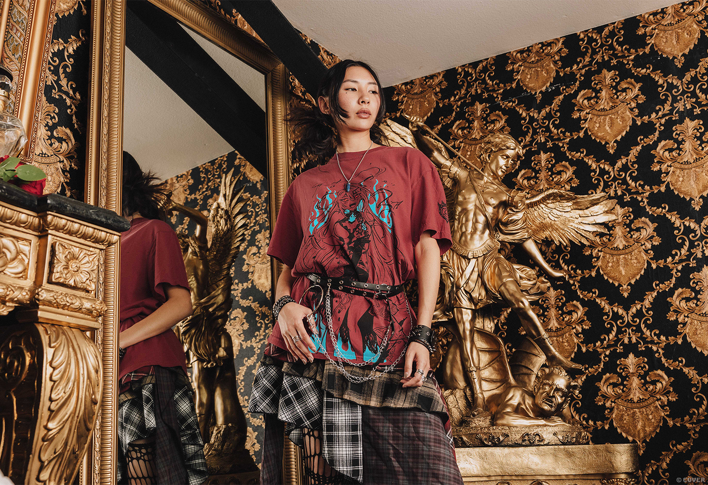 
                  
                    SCARLET QUEEN T-Shirt
                  
                