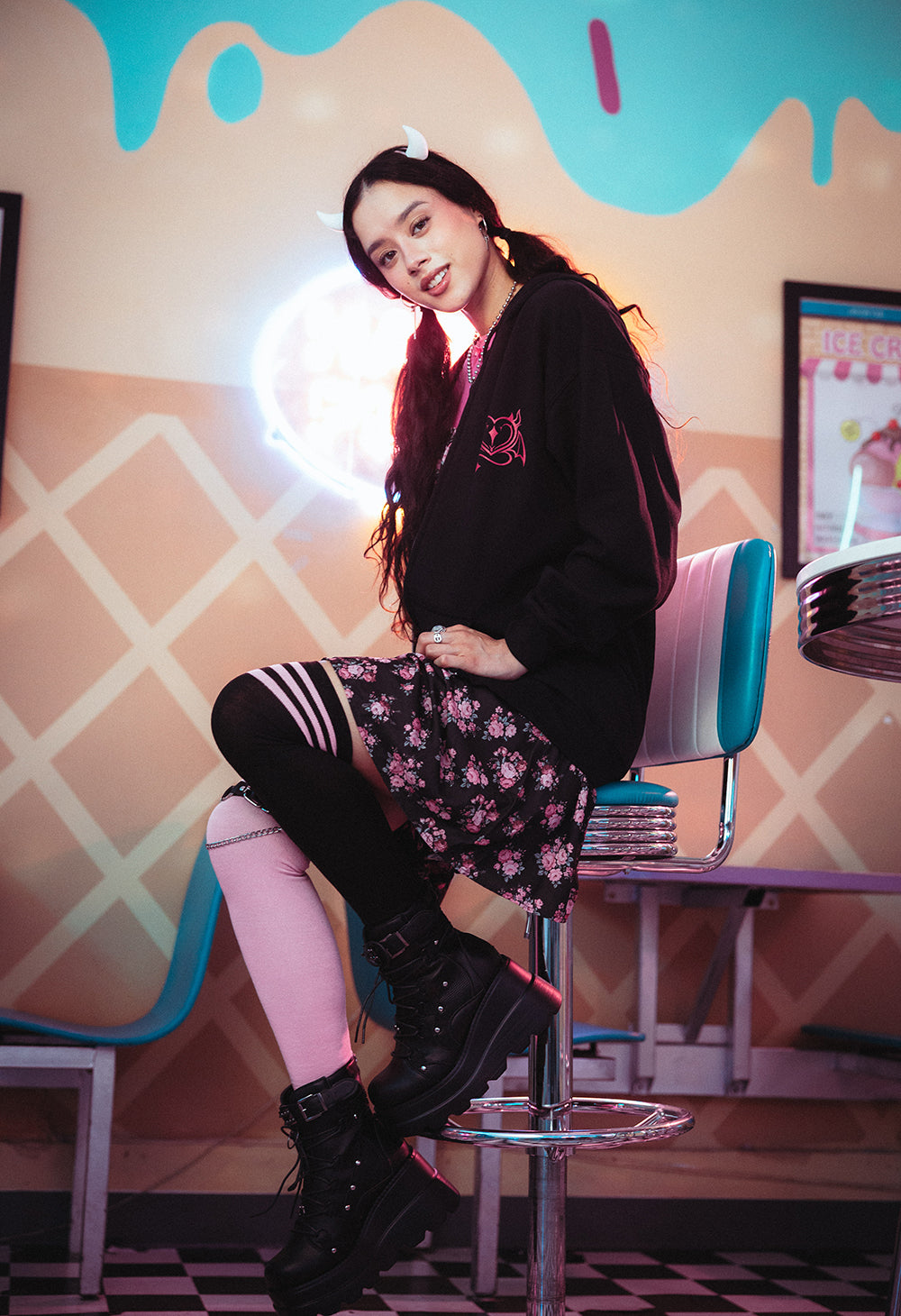 
                  
                    IRONMOUSE x OMOCAT Zip Hoodie
                  
                