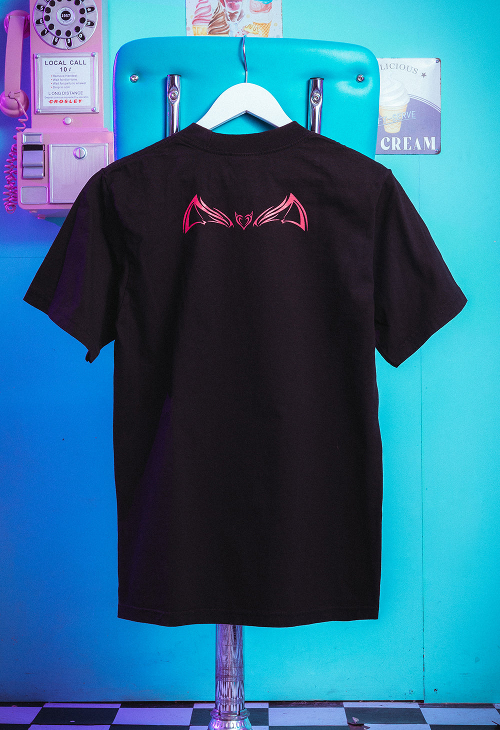 
                  
                    IRONMOUSE x OMOCAT T-Shirt
                  
                