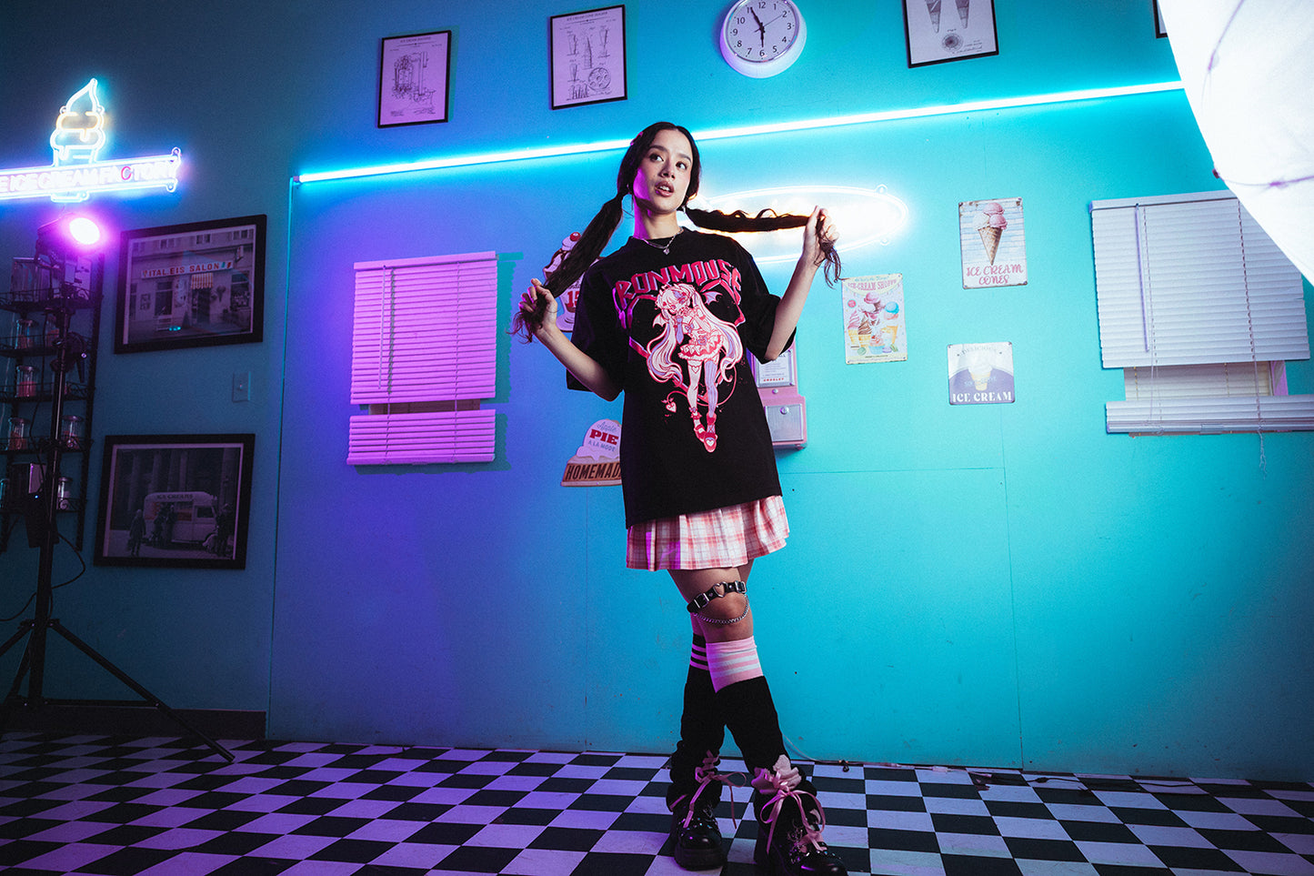 
                  
                    IRONMOUSE x OMOCAT T-Shirt
                  
                
