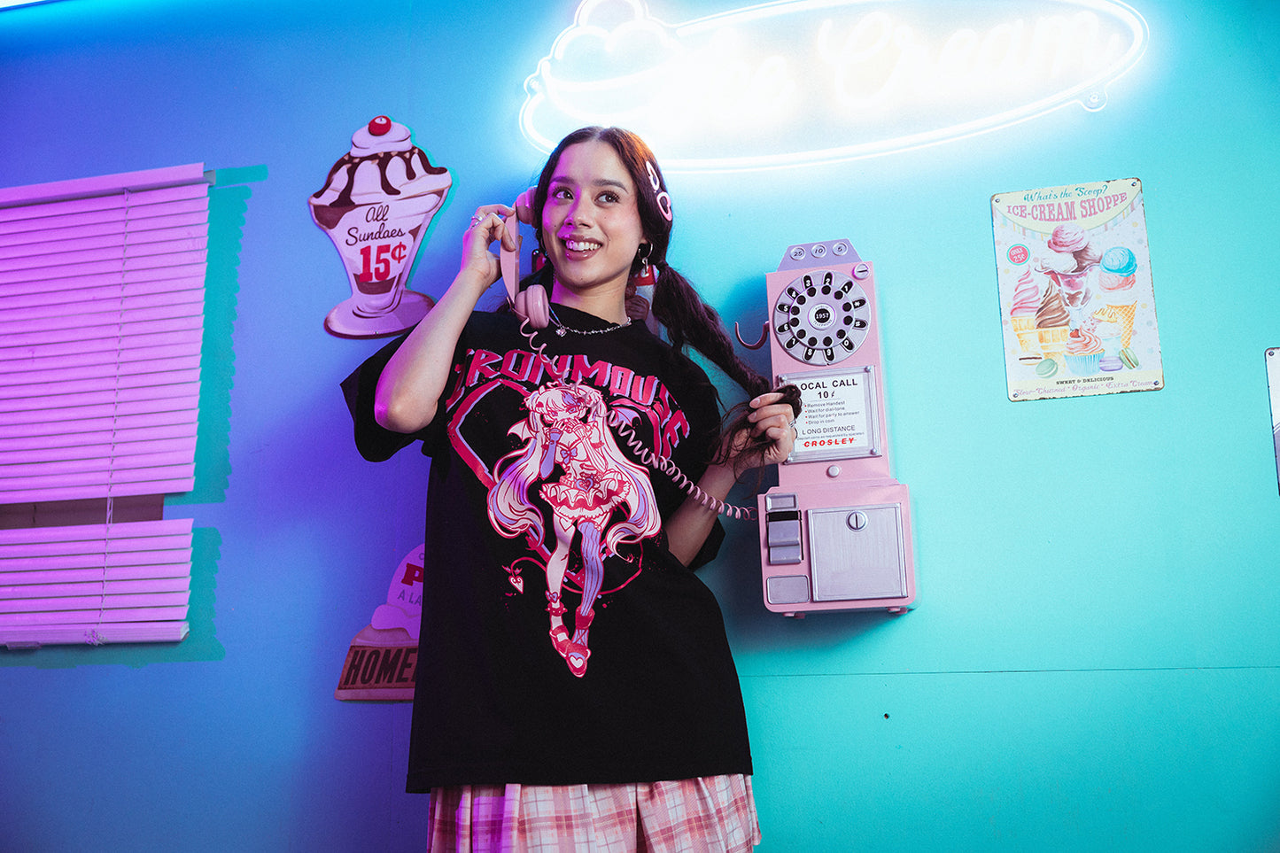 
                  
                    IRONMOUSE x OMOCAT T-Shirt
                  
                