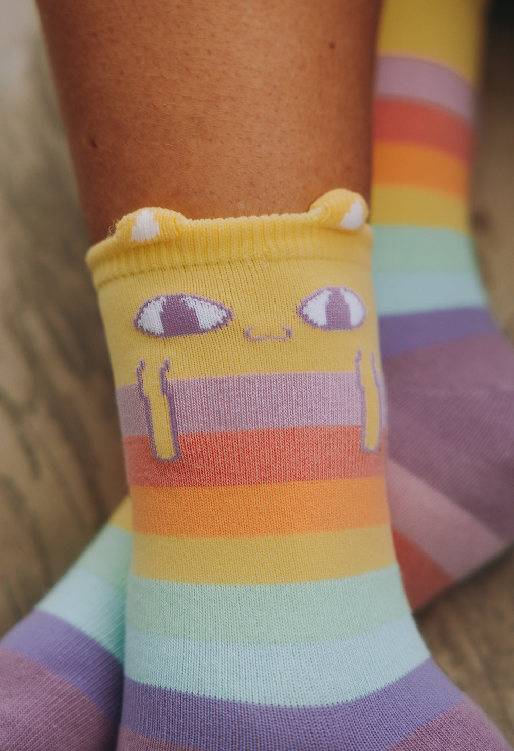 NEIGHBOR'S ROOM Socks – OMOCAT