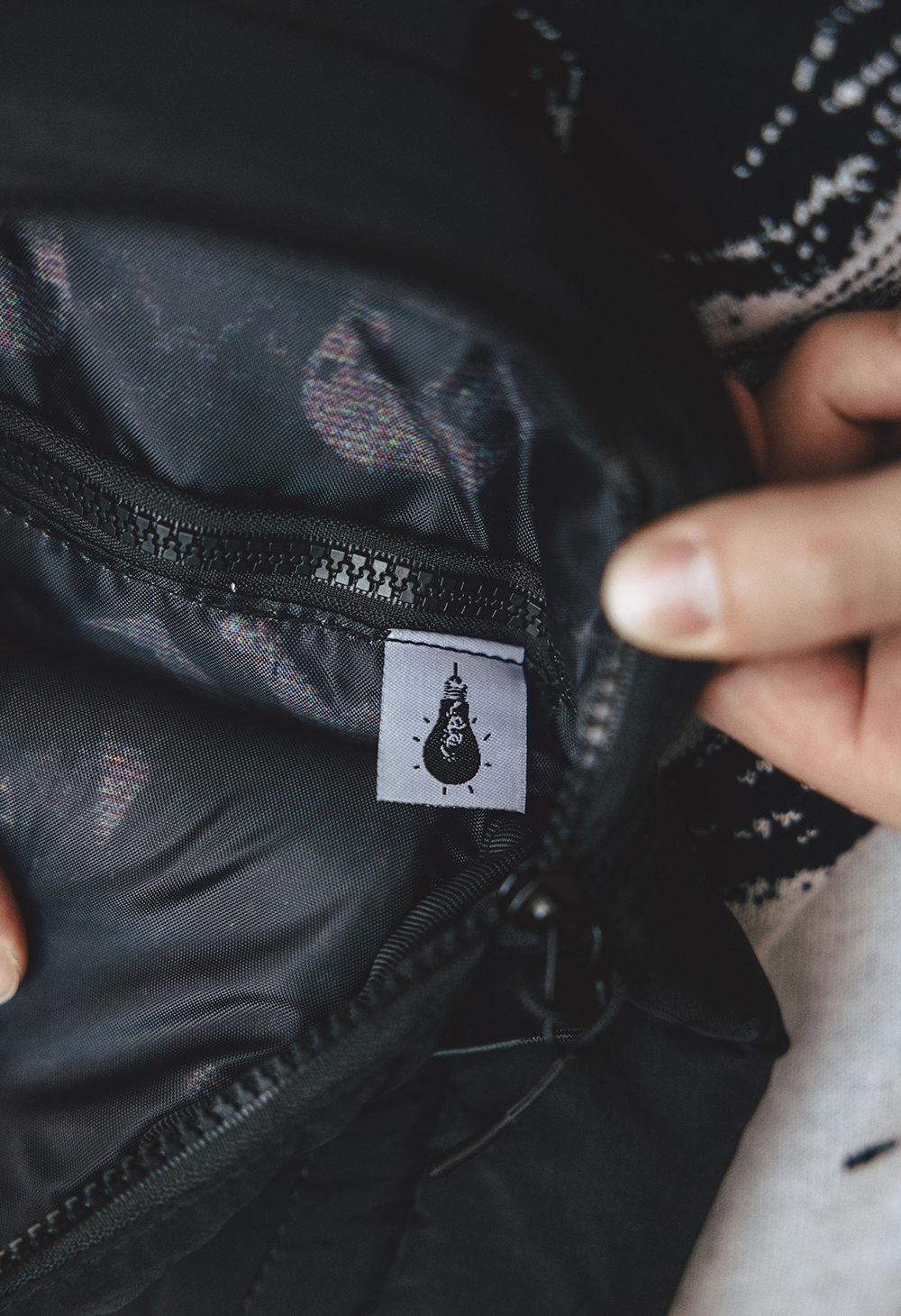 【OMORI】SOMETHING Sling Bag SOMETHING Sling Bag – OMOCAT