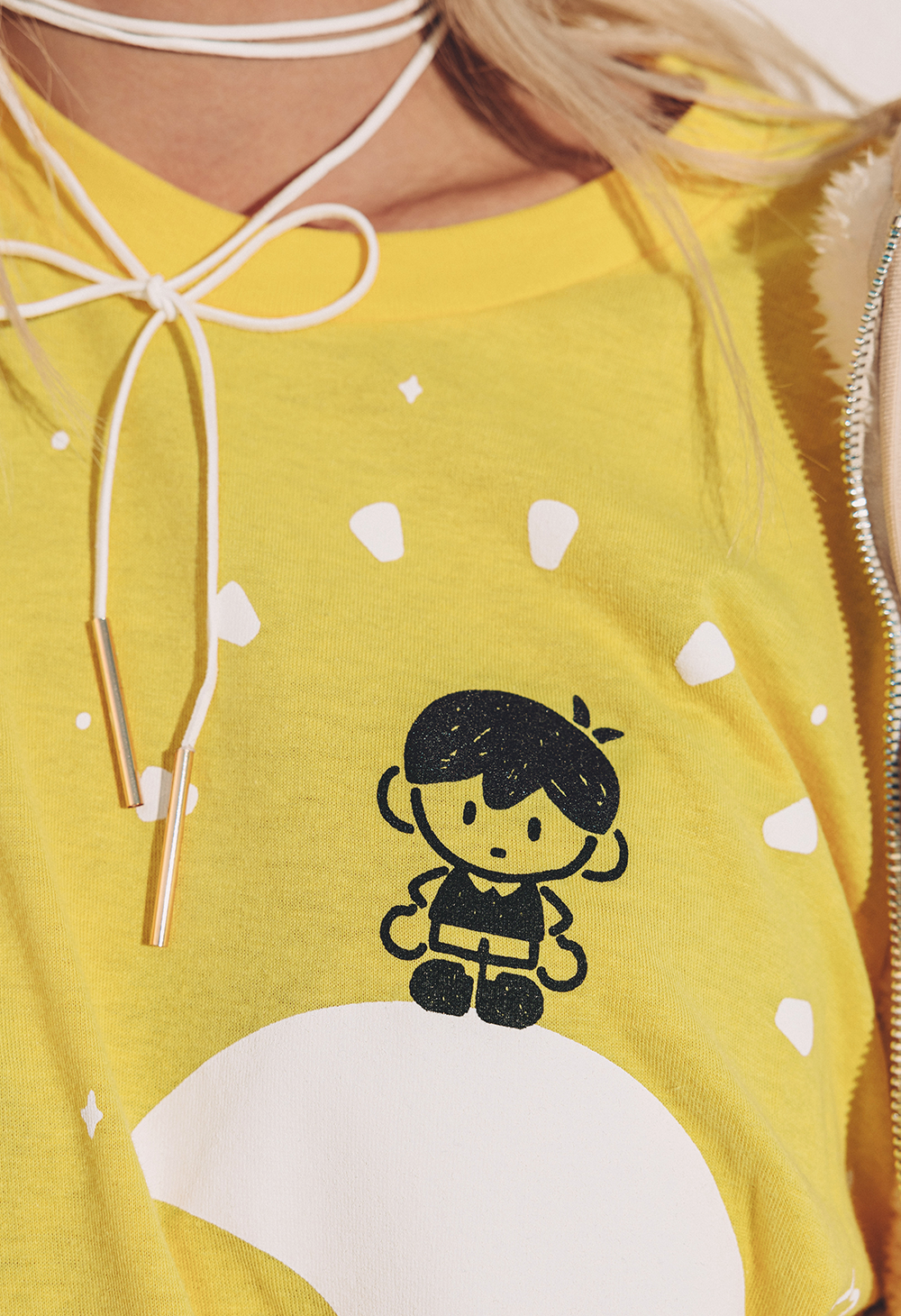 SUNRIGHT TEA x OMORI T-Shirt – OMOCAT SUNRIGHT TEA x OMORI T-Shirt – OMOCAT