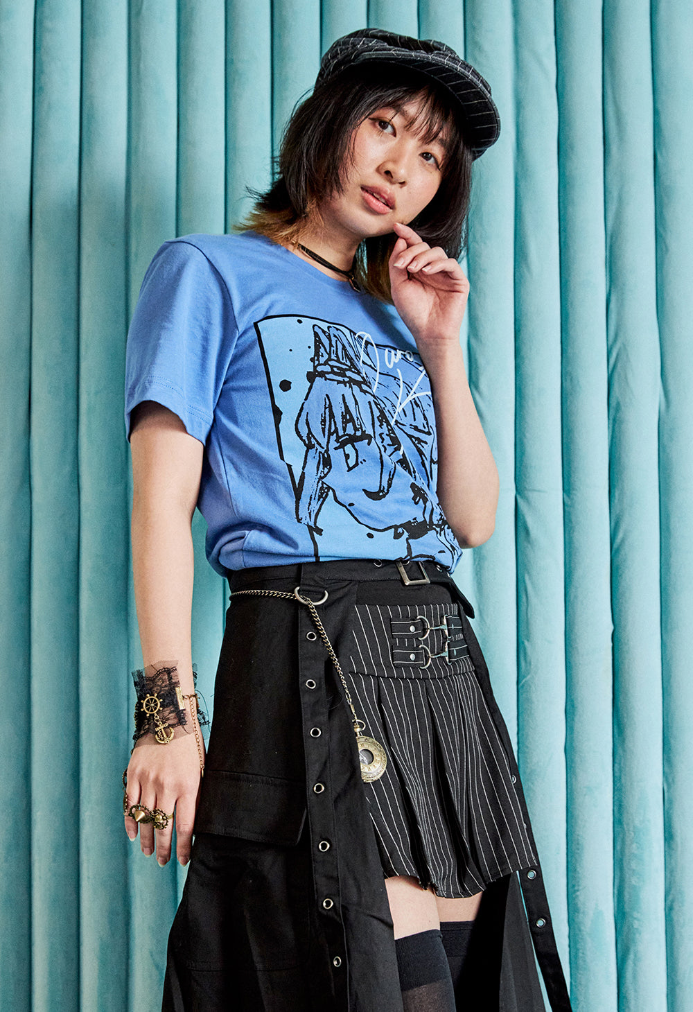 OURO KRONII holoMeet T-Shirt – OMOCAT