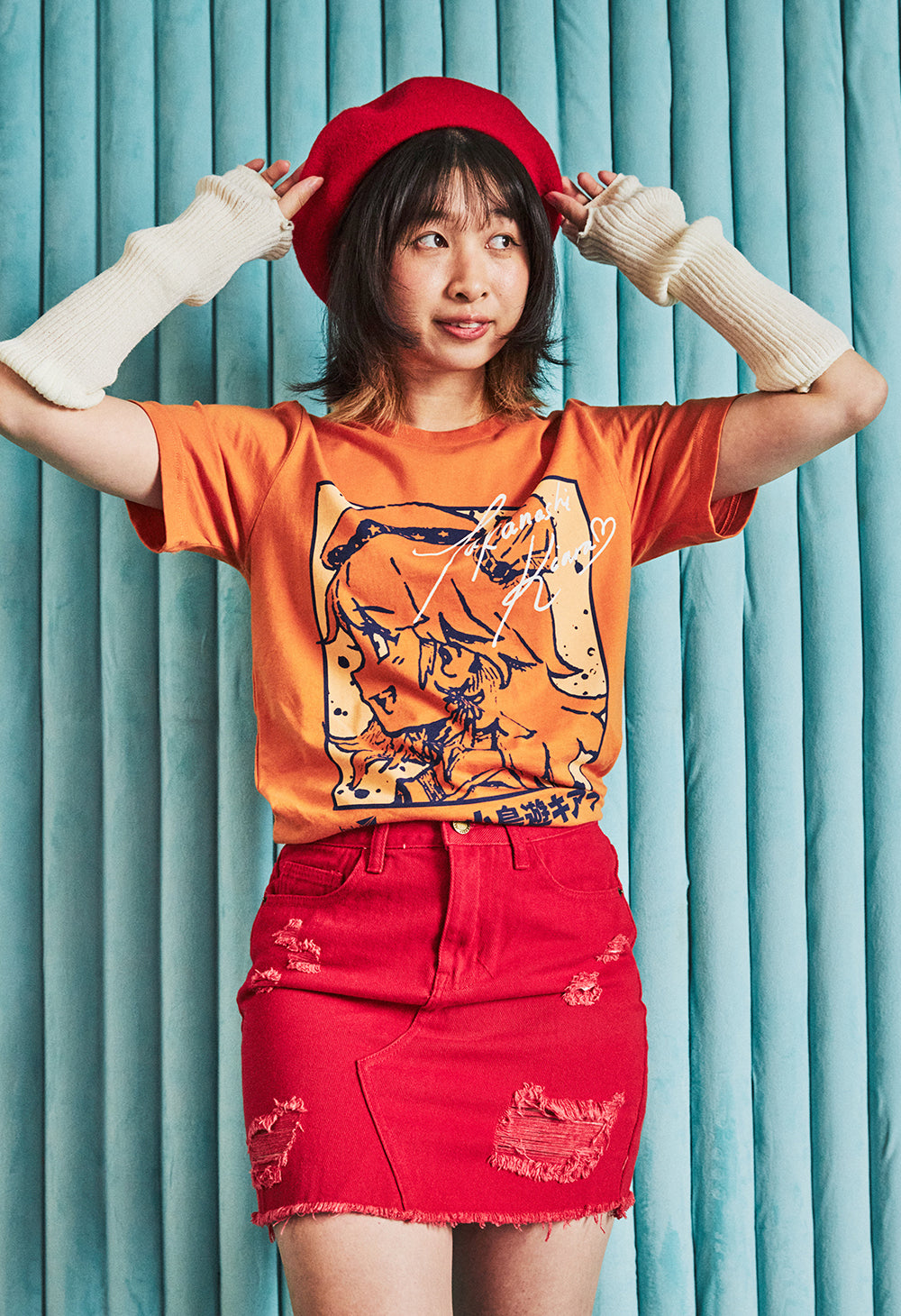 
                  
                    TAKANASHI KIARA holoMeet T-Shirt
                  
                