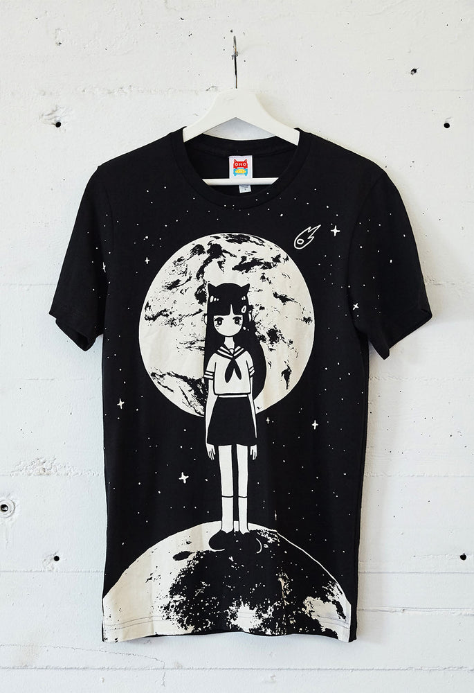 
                  
                    MOONGIRL T-Shirt
                  
                