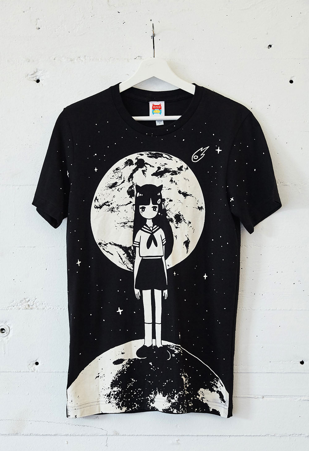 
                  
                    MOONGIRL T-Shirt
                  
                