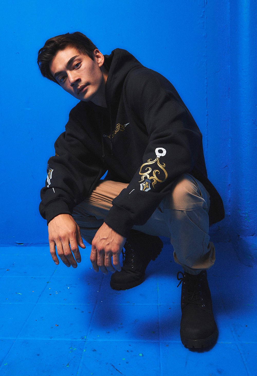 OURO KRONII Hoodie – OMOCAT